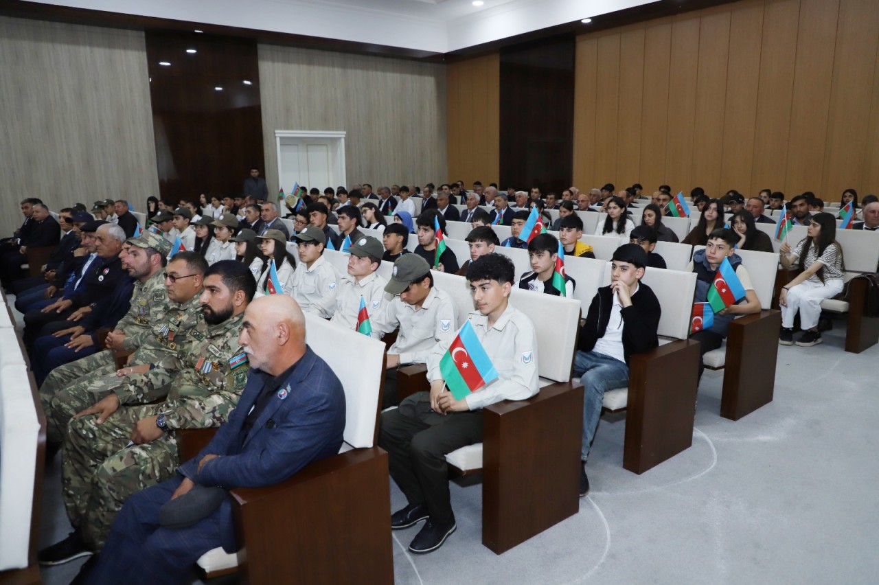 Dövlət Xidməti Gədəbəydə gənclər üçün tədbir keçirdi - FOTOLAR